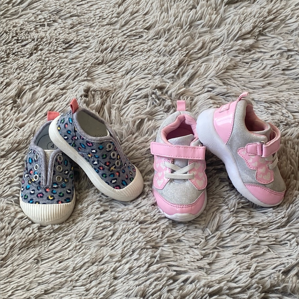 Pre-Owned Cat & Jack + Gerber Sneakers-2 Pairs of Sneakers (Size: 4)